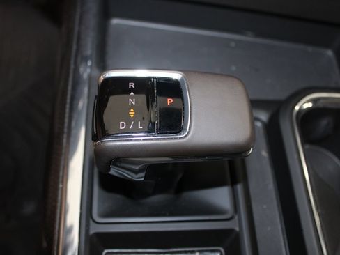 Used 2025 Chevrolet Silverado 1500 LT Trail Boss w/ LT Trail Boss Premium Package AWD/4WD image 31