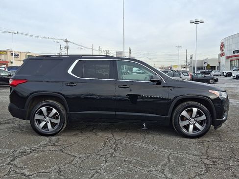 Used 2020 Chevrolet Traverse LT w/ LT Premium Package image 8