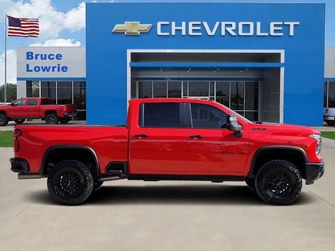 Used 2024 Chevrolet Silverado 2500 ZR2 w/ Technology Package AWD/4WD image 6