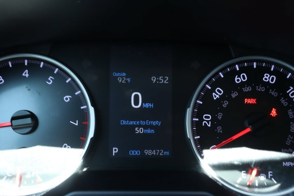 Used 2021 Toyota RAV4 LE FWD image 21