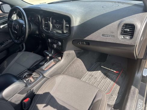 Used 2022 Dodge Charger SXT w/ Blacktop Package RWD image 10
