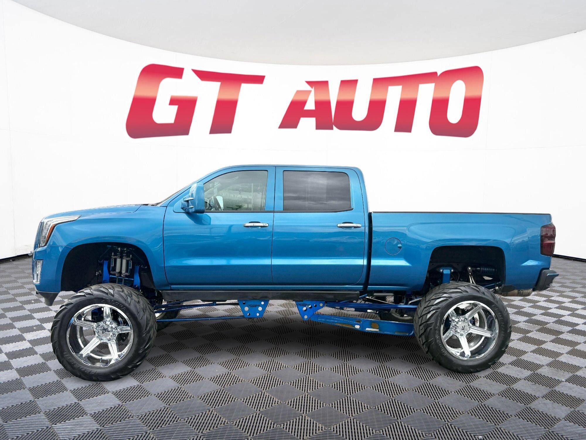 Used 2015 Chevrolet Silverado 2500 LTZ w/ Duramax Plus Package AWD/4WD image 3
