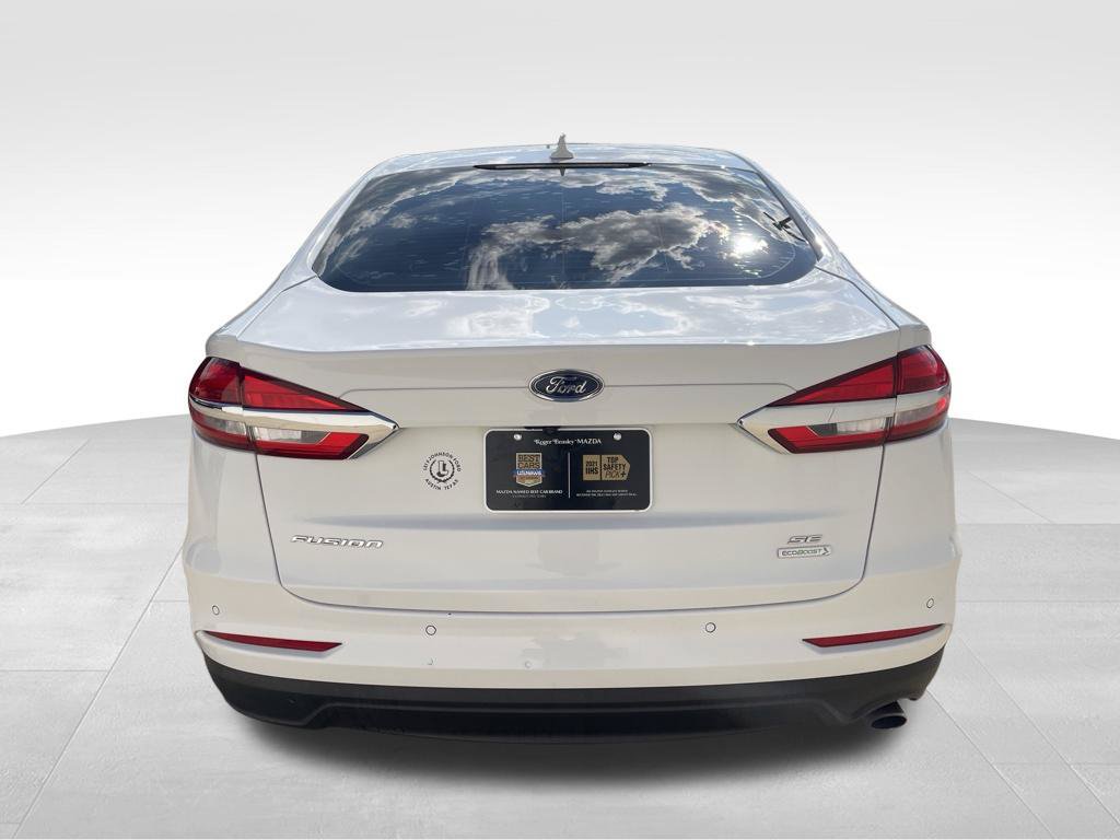 Used 2020 Ford Fusion SE FWD image 6