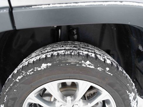 Used 2019 Jeep Cherokee Latitude Plus w/ Cold Weather Group image 30