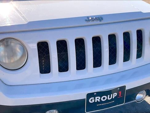 Used 2012 Jeep Patriot Latitude w/ Altitude Pkg image 28