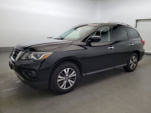 Used 2017 Nissan Pathfinder SV AWD/4WD image 2