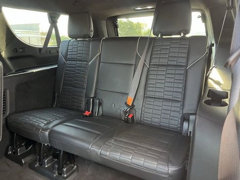 Used 2022 Cadillac Escalade ESV Premium Luxury Platinum image 29