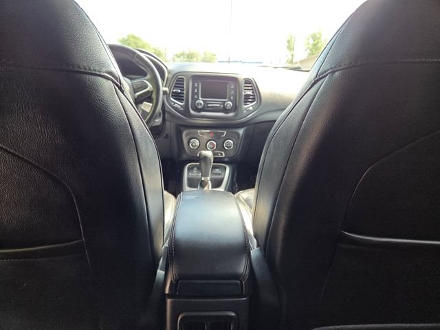 Used 2018 Jeep Compass Latitude w/ Cold Weather Group FWD image 40