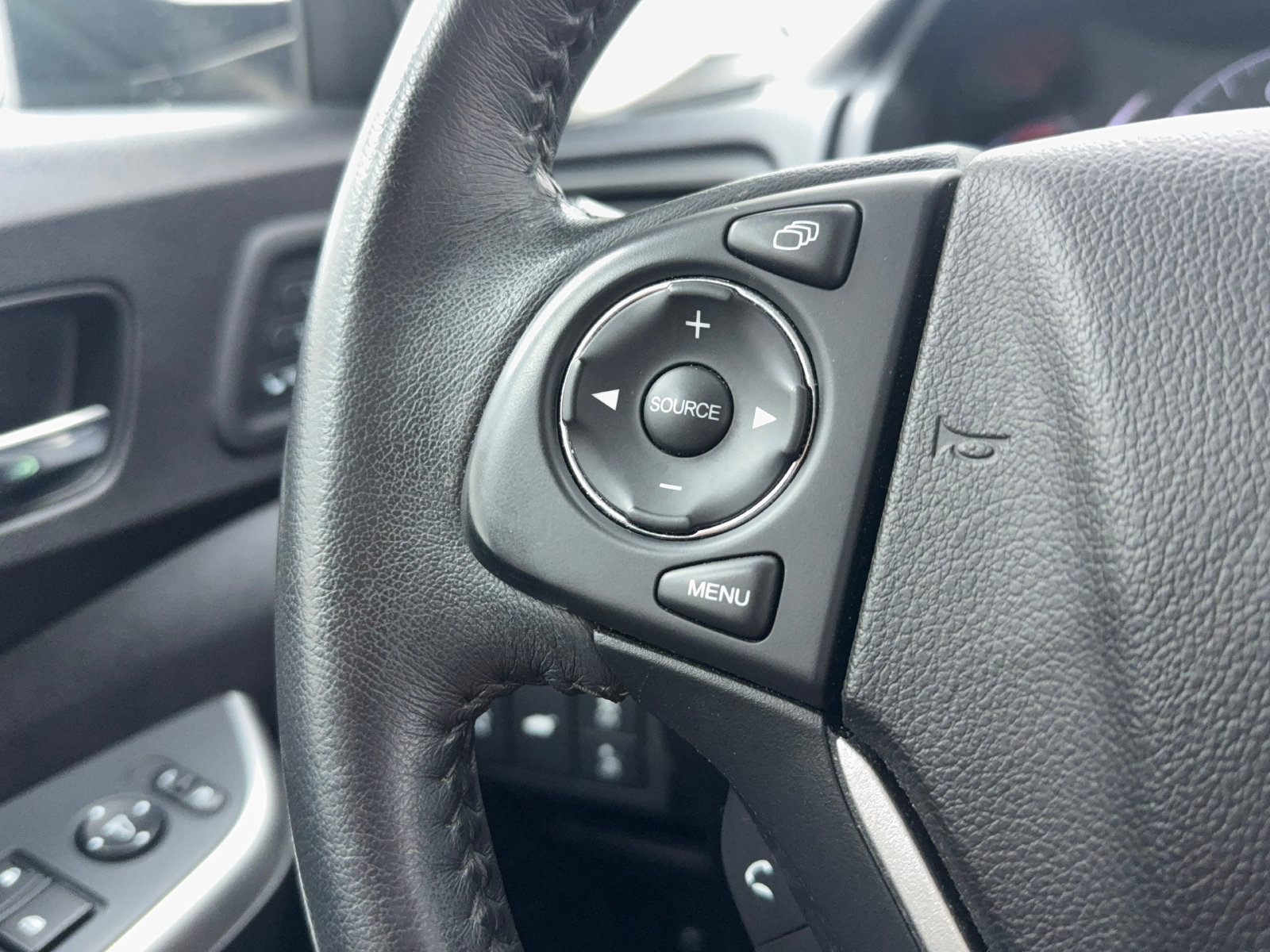 Used 2016 Honda CR-V Touring image 31