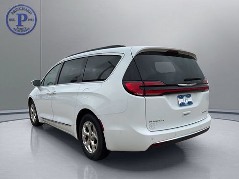 Used 2022 Chrysler Pacifica Limited FWD image 5