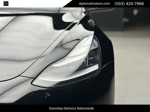 Used 2021 Tesla Model 3 Performance image 12