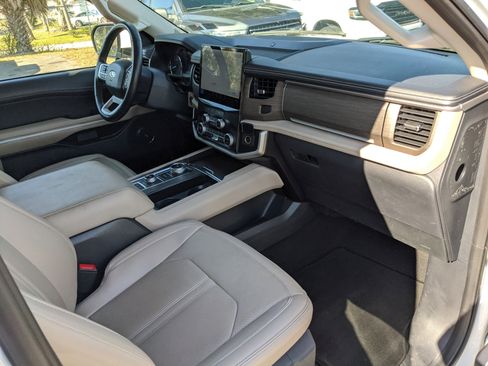 Used 2024 Ford Expedition Max Limited image 15