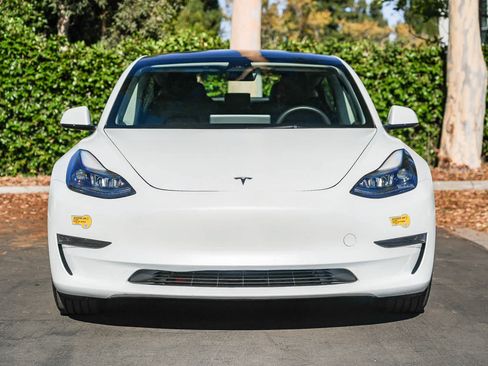 Used 2023 Tesla Model 3 Standard Range RWD image 4