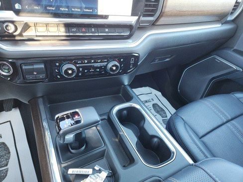 Certified 2022 Chevrolet Silverado 1500 High Country w/ High Country Premium Package image 21