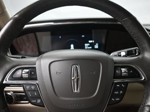 Used 2019 Lincoln Navigator Reserve AWD/4WD image 12