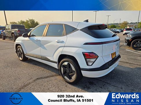Used 2025 Hyundai Kona SEL FWD image 6