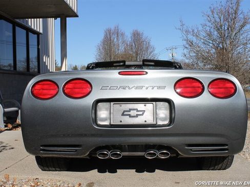 Used 2003 Chevrolet Corvette Coupe w/ Preferred Equipment Group1 RWD image 20