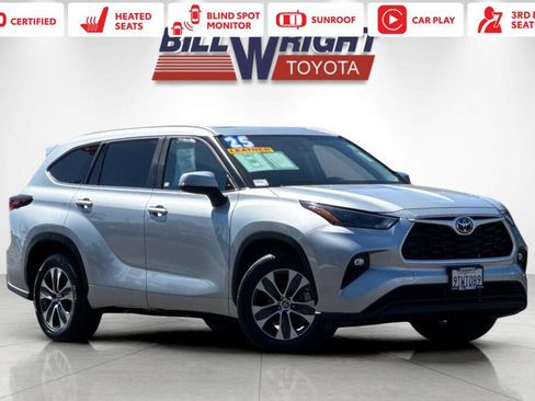 Certified 2025 Toyota Highlander XLE FWD image 1