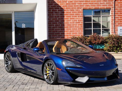 Used 2019 McLaren 570S Spider image 1