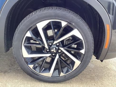 Used 2023 Mitsubishi Outlander SE image 9