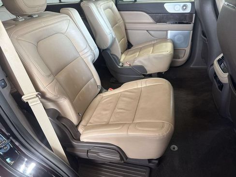 Certified 2022 Lincoln Navigator Reserve AWD/4WD image 32