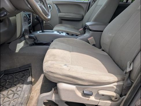 Used 2005 Jeep Liberty Limited AWD/4WD image 9