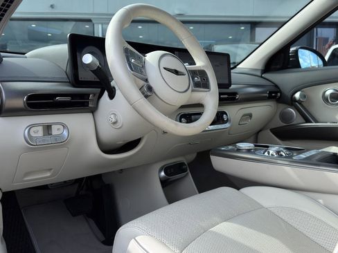 Used 2024 Genesis GV60 Advanced image 15