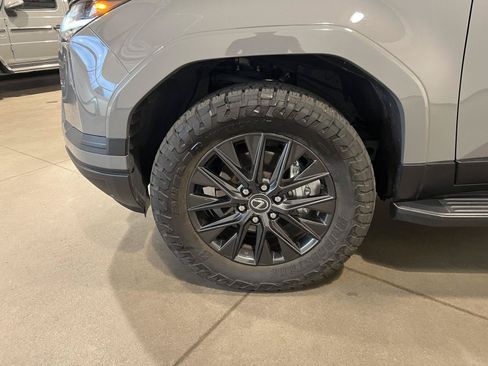 Used 2024 Lexus GX 550 w/ Cold Area Package AWD/4WD image 49