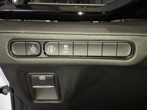 Used 2025 Acura MDX SH-AWD image 11