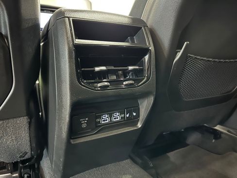 Used 2023 Jeep Grand Cherokee Limited w/ Luxury Tech Group II AWD/4WD image 41