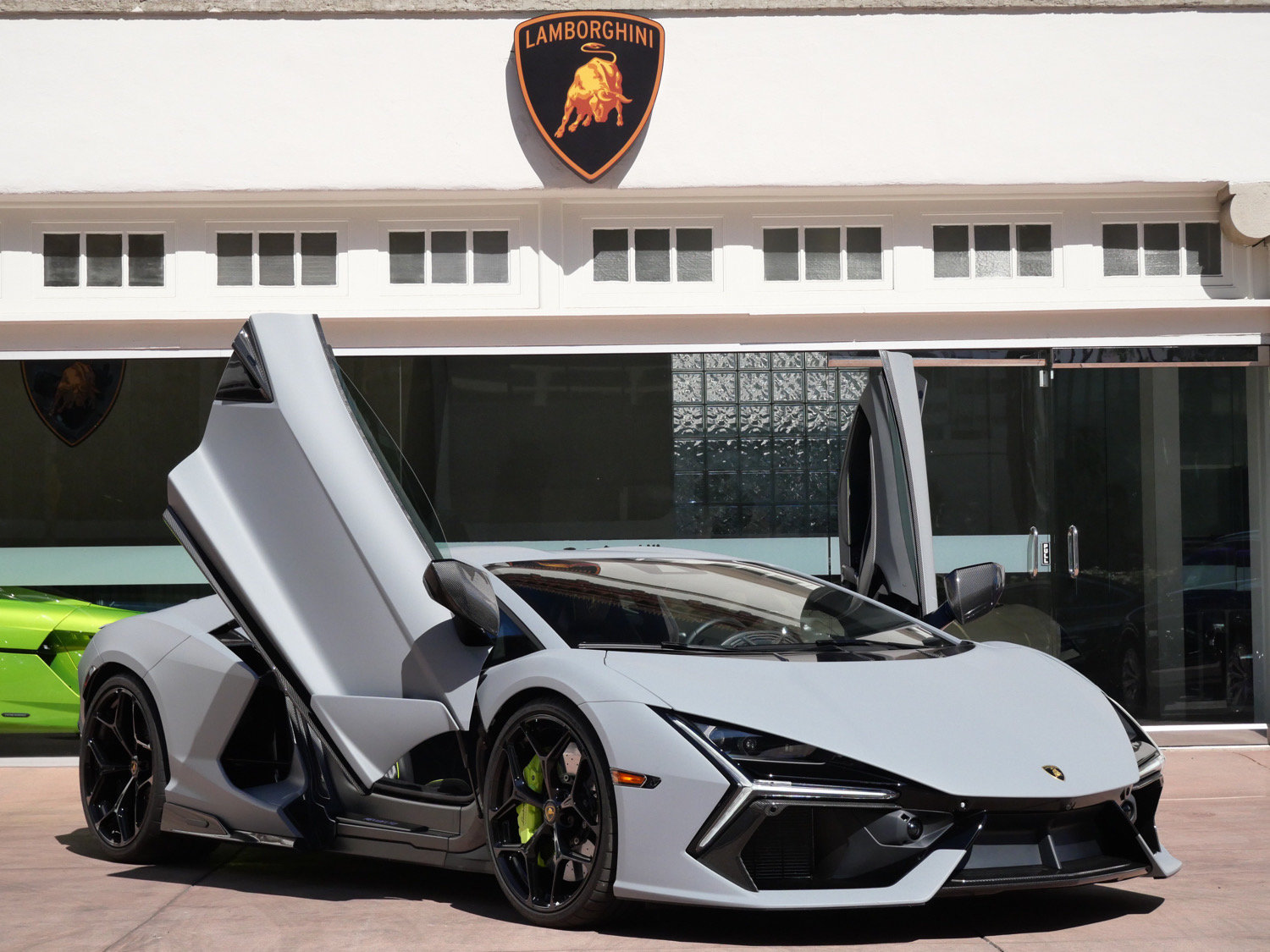 Used 2025 Lamborghini Revuelto AWD/4WD image 19