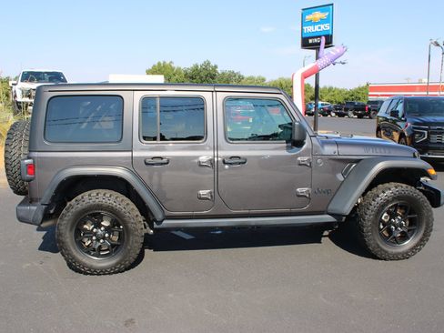 Used 2025 Jeep Wrangler Unlimited Sport AWD/4WD image 9