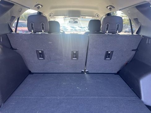 Used 2018 Chevrolet Equinox LT image 11