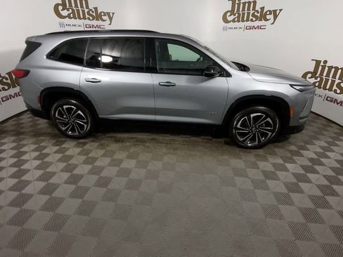 Used 2026 Buick Enclave Sport Touring w/ Power Package AWD/4WD image 9