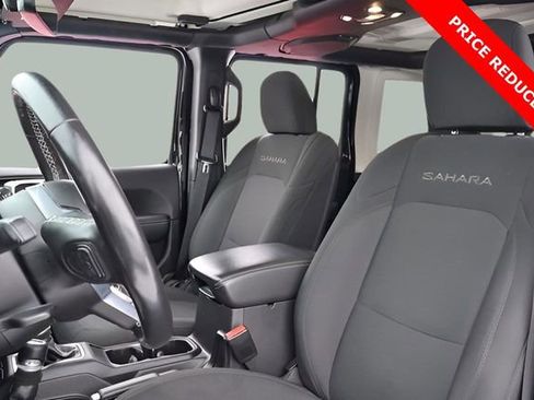 Used 2022 Jeep Wrangler Unlimited Sahara w/ Cold Weather Group image 14