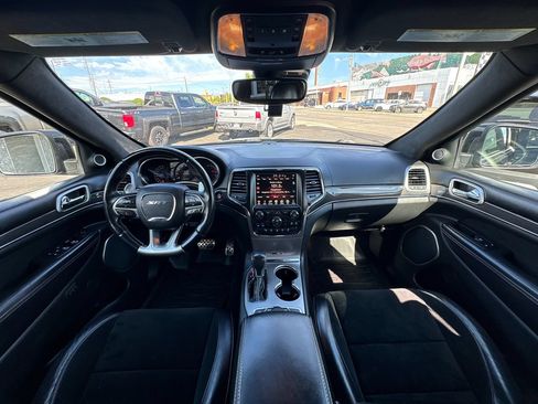 Used 2017 Jeep Grand Cherokee SRT AWD/4WD image 34
