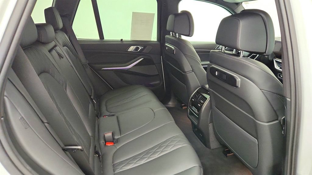 Used 2025 BMW X5 xDrive40i AWD/4WD image 24
