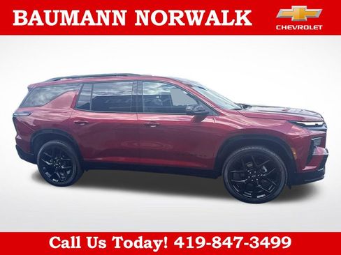 Used 2026 Chevrolet Traverse RS w/ LPO, Floor Liner Package FWD image 4