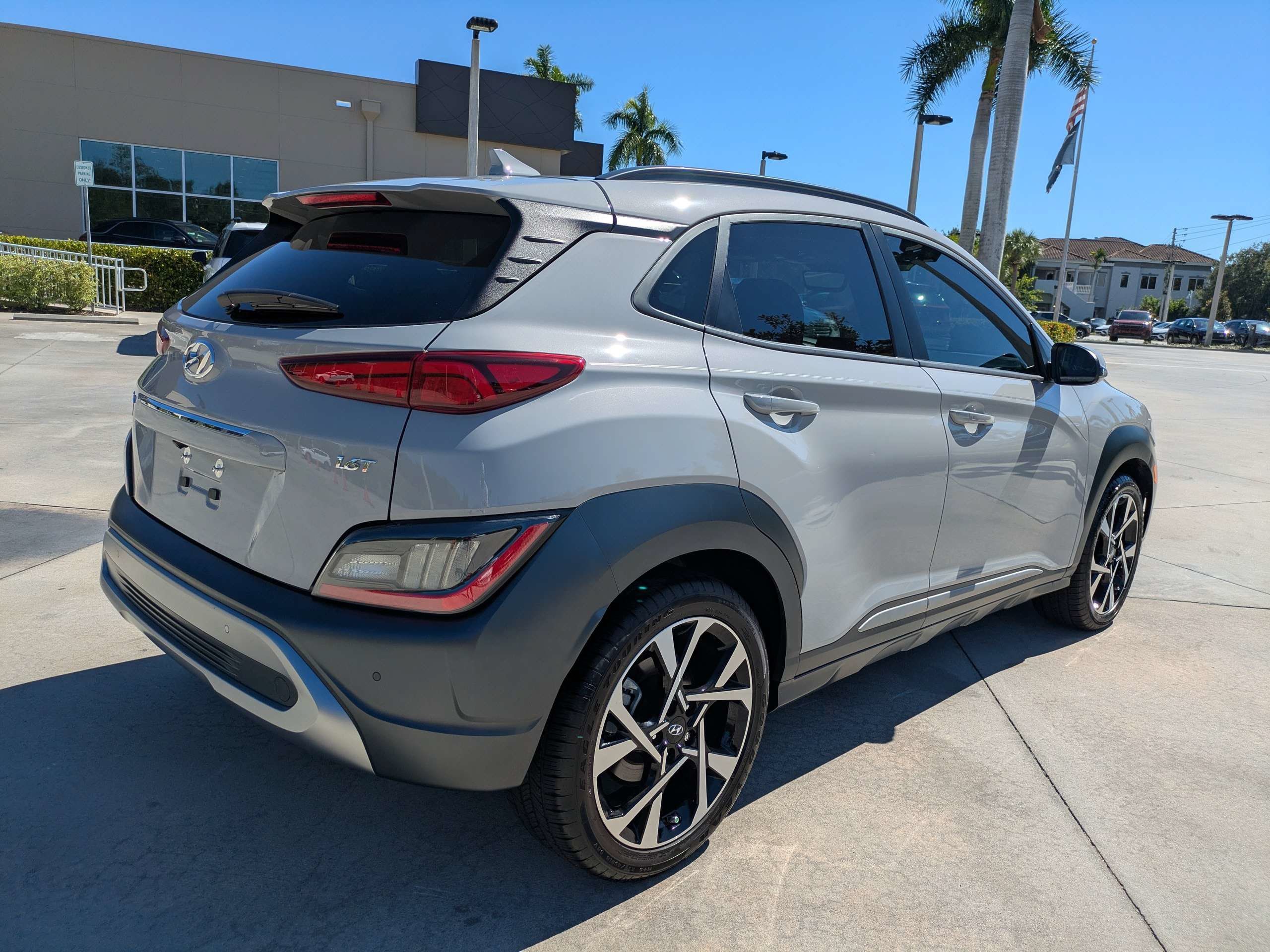 Certified 2023 Hyundai Kona Limited w/ Cargo Package FWD image 2