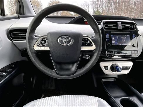 Used 2016 Toyota Prius Two image 6
