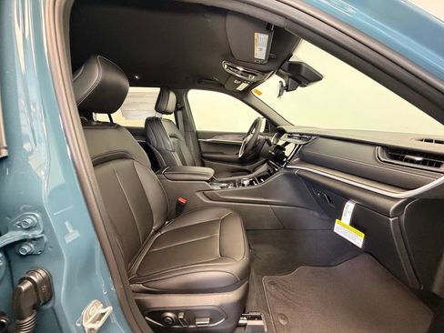 New 2026 Jeep Grand Cherokee L Limited AWD/4WD image 11