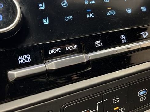 Used 2025 Hyundai Santa Fe Calligraphy AWD/4WD image 35