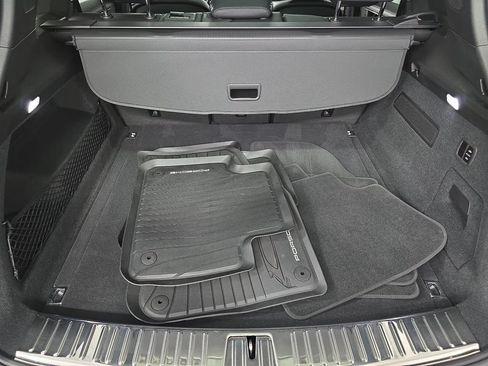 Certified 2024 Porsche Cayenne AWD/4WD image 30