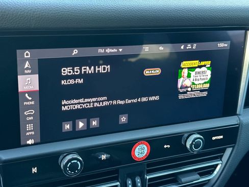 Certified 2025 Porsche Macan AWD/4WD image 20