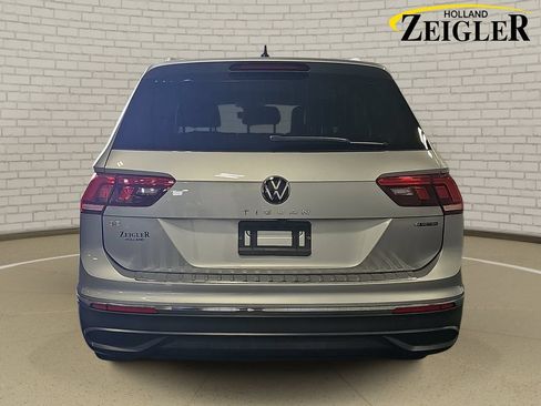Used 2023 Volkswagen Tiguan SE w/ Panoramic Sunroof Package AWD/4WD image 6