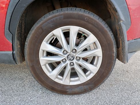Used 2023 Toyota Corolla Cross LE FWD image 14
