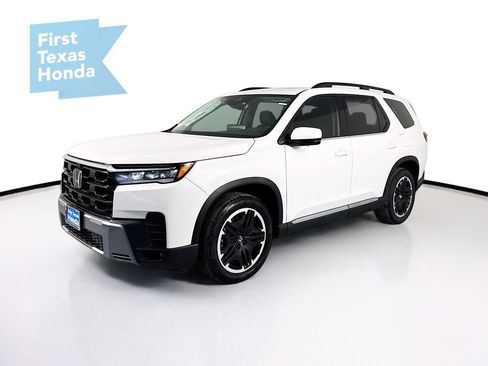 New 2026 Honda Pilot Touring image 3