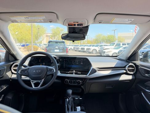 Used 2025 Chevrolet Trax ACTIV w/ Driver Confidence Package FWD image 20