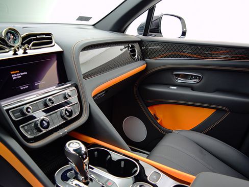 New 2025 Bentley Bentayga image 24