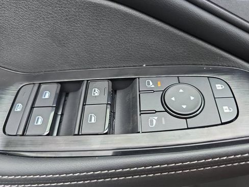 Certified 2026 Nissan Rogue SV FWD image 27